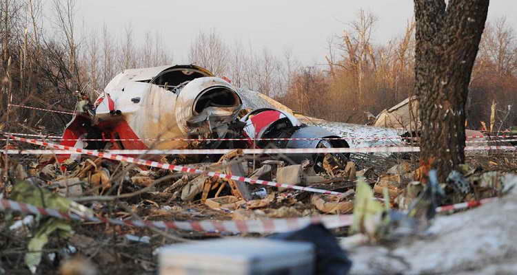 Польская комиссия назвала взрывы на борту Ту-154 Качиньского причиной крушения.