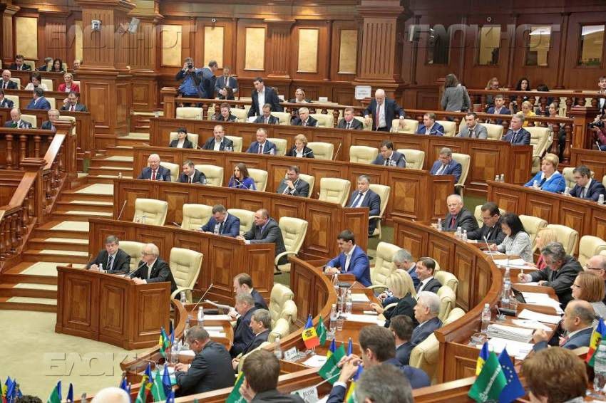 Парламентская сессия завершается в конце июля.