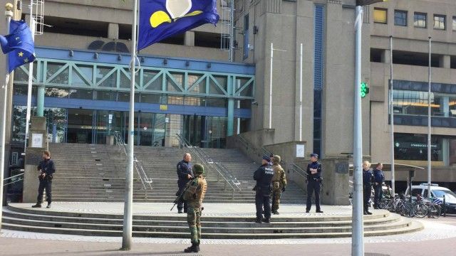 В Брюсселе из-за угрозы взрыва эвакуирован вокзал и здание прокуратуры.