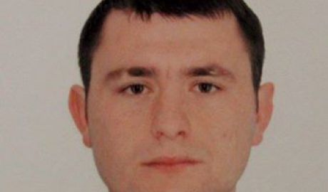 Tânărul pompier a lăsat două fetiţe gemene orfane.