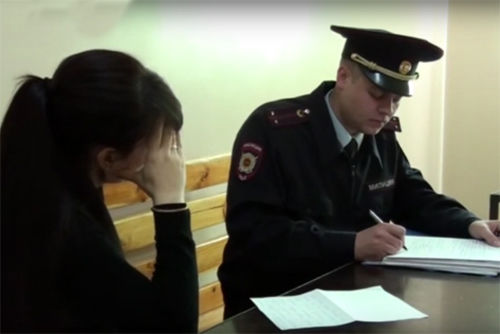 Продавшая дом жительница Приднестровья начала обкрадывать его новую хозяйку.