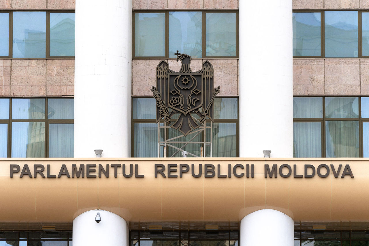 Parlamentul își începe activitatea: Ordinea de zi, aprobată. Foto: Point.md