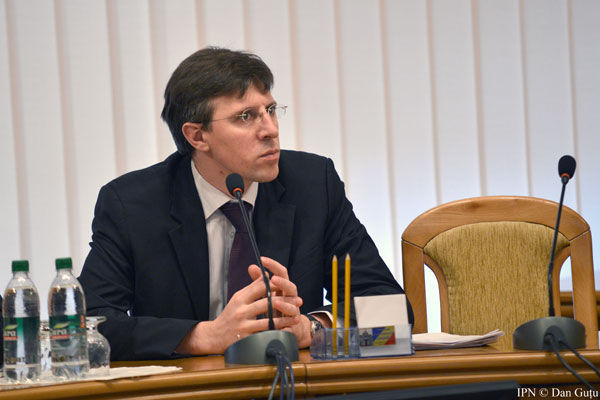 Dorin Chirtoacă, a solicitat ca începând de azi să fie conectaţi la căldură toate blocurile din municipiu.