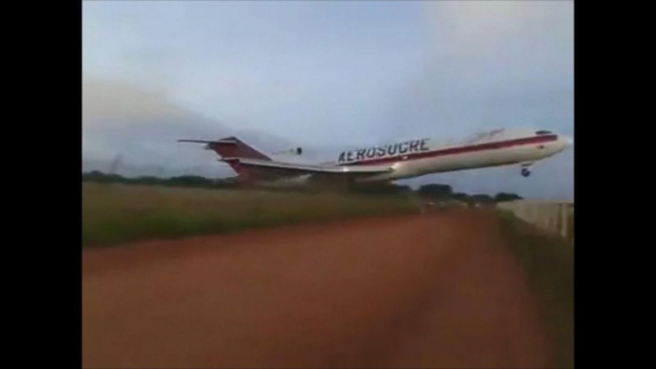 Крушение Boeing-727 в Колумбии сняли на видео.