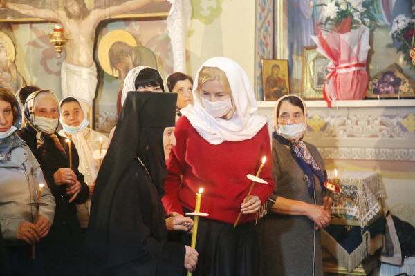 Ирина Влах: Желаю вам света в душе и мира в домах.