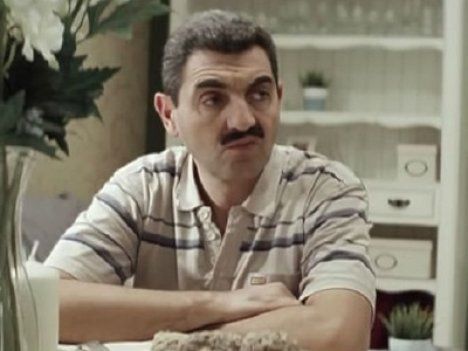 В неприятную историю попал актер Армен Бежанян.