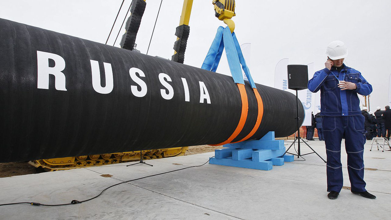 Германия заявила, что не будет покупать российскую нефть в 2023 году.