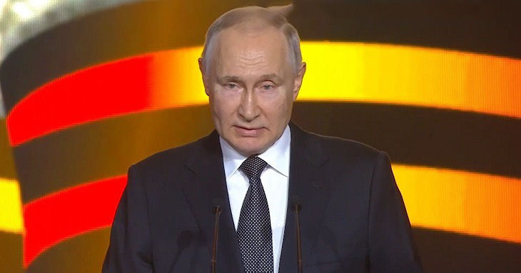Путин: России снова угрожают немецкие танки с крестами на бортах.