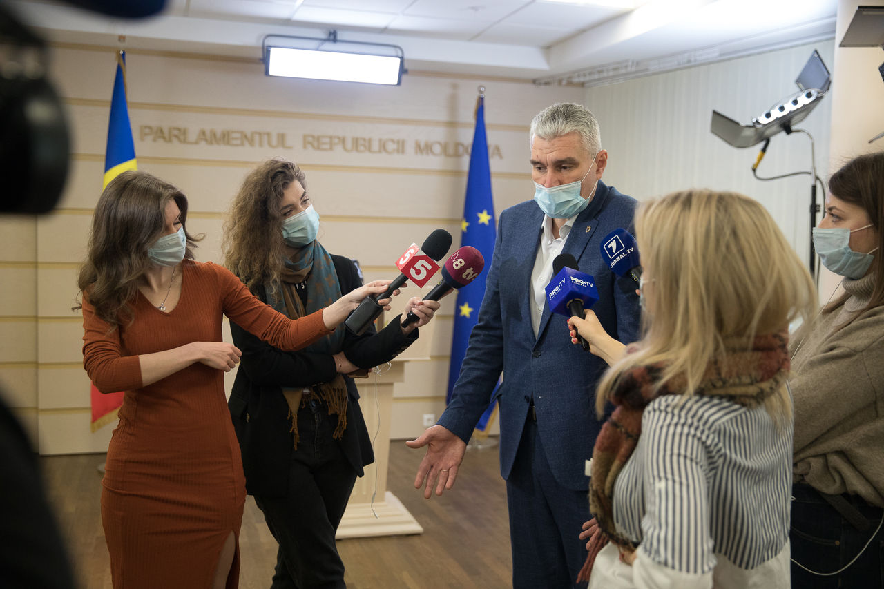 Вице-председатель парламента Александр Слусарь.
