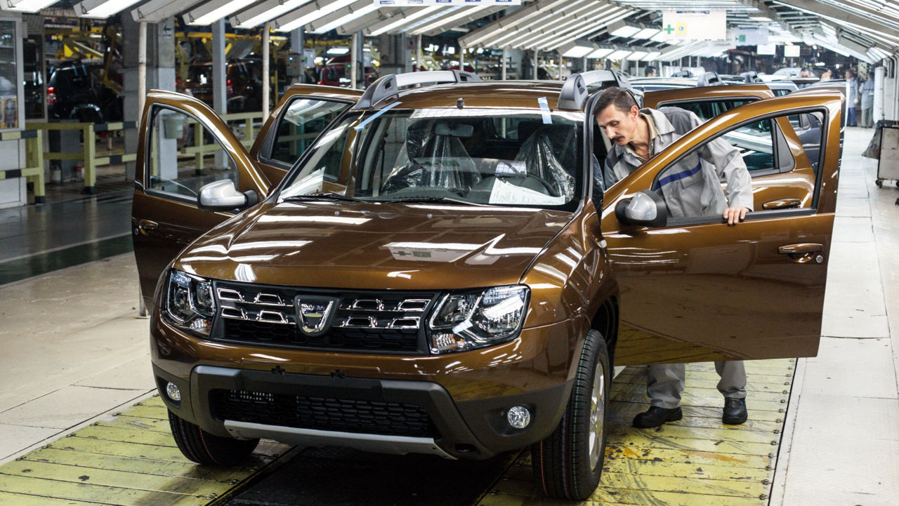 Dacia предлагает сотрудникам до 240 тыс. леев за добровольный уход.