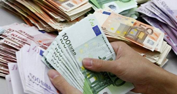 Moldovenii milionari peste noapte. Foto simbol:cancan.ro
