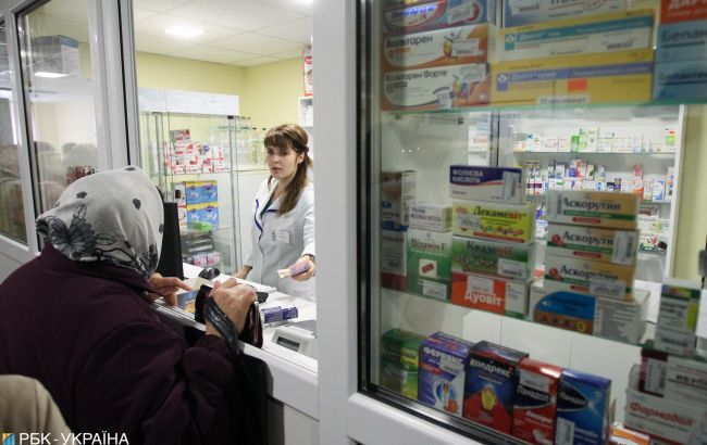 В Украине ввели штраф за продажу лекарств детям младше 14 лет.