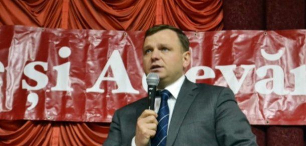 Reprezentanții Partidului Platforma Demnitate și Adevăr susțin că se pregătește fraudarea alegerilor prezidențiale. Foto: jurnal.md