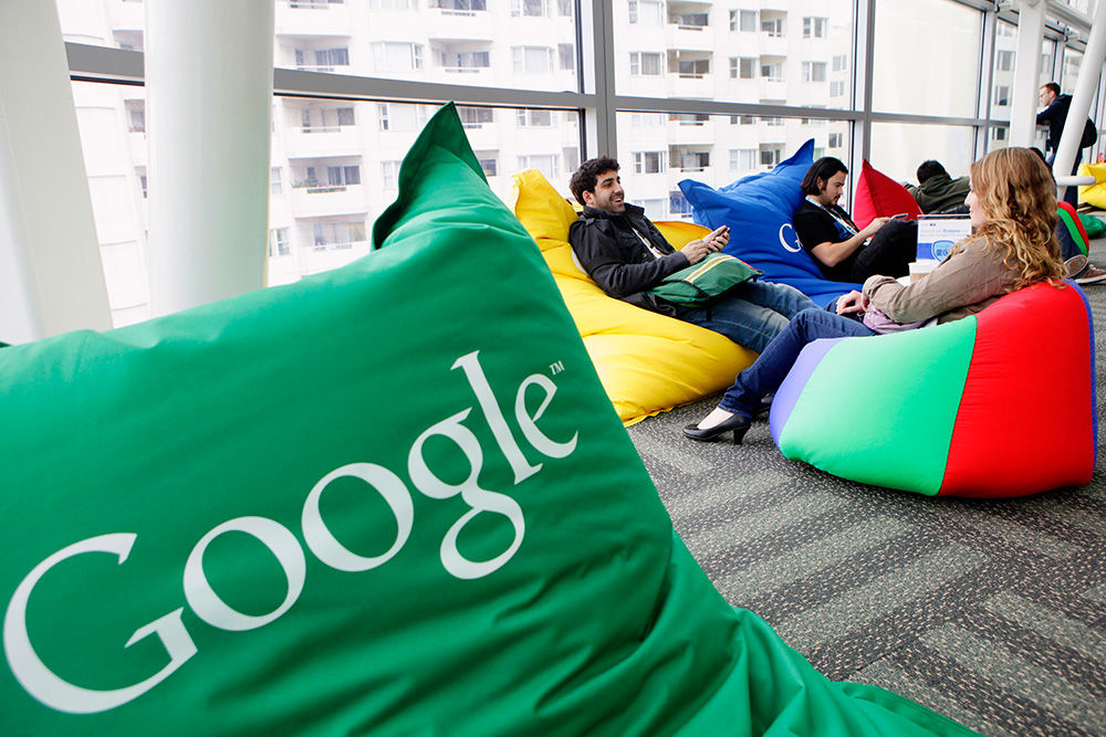 Сотрудники Google обвинили руководство в шпионаже за ними.
