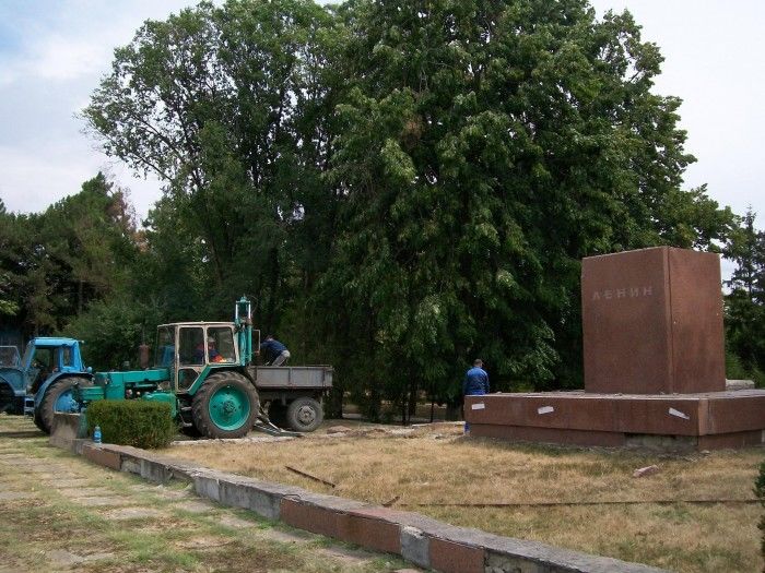 Bustul lui Lenin din orașul Fălești, demontat. Decizia autorităților