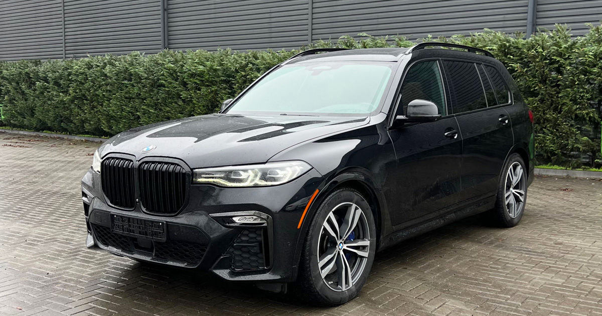 В Кишиневе двое граждан Румынии пытались продать арендованный BMW X7.