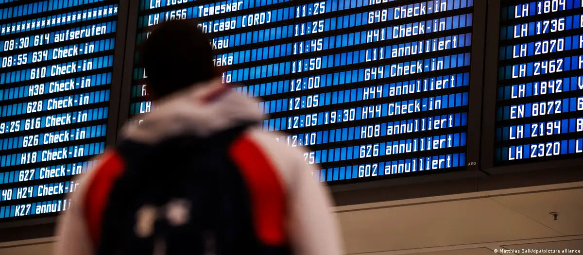 В ФРГ отменяются 1100 рейсов из-за забастовки в 11 аэропортах.