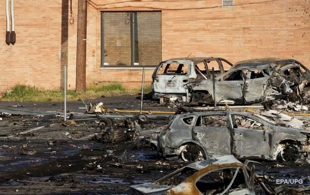 В США на видео засняли падение самолета.