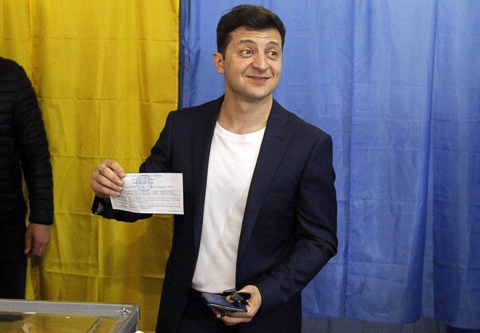 Зеленского обвинили в нарушении тайны голосования на выборах.