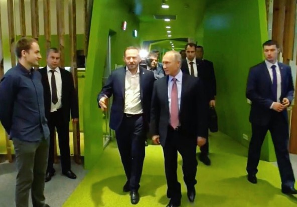 Администрация президента рекомендовала сотрудникам «Яндекса» не наряжаться на встречу с президентом.