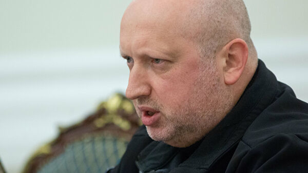 Турчинов призвал наказать Россию за сбитый в Иране самолет.