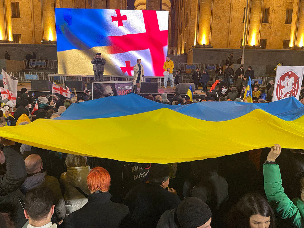 В Тбилиси прошел интернациональный митинг солидарности с Украиной.