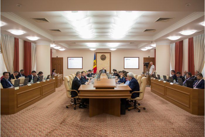Правительство провело кадровые перестановки.