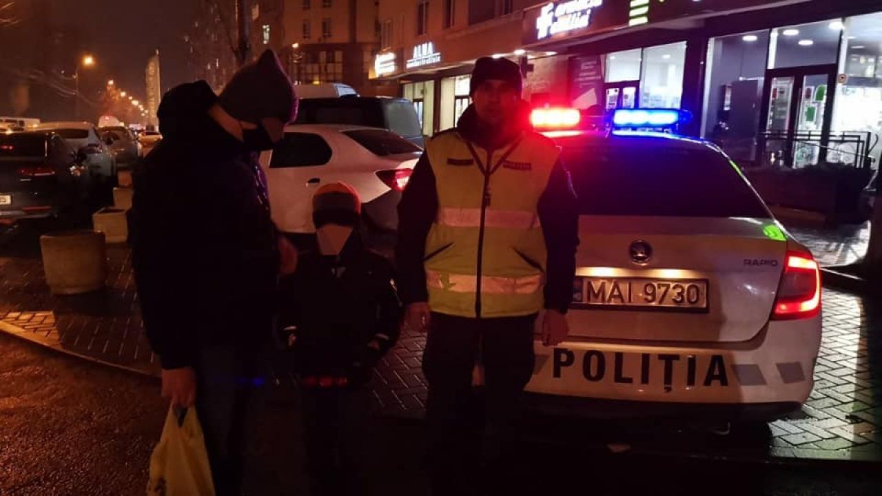В столице потерялся 9-летний мальчик, которого старший брат забыл в маршрутке.