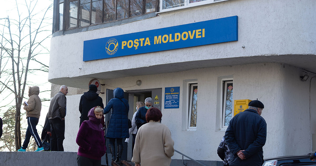 Fosta șefă a unui oficiu poștal, condamnată pentru delapidarea a peste 117.000 de lei.