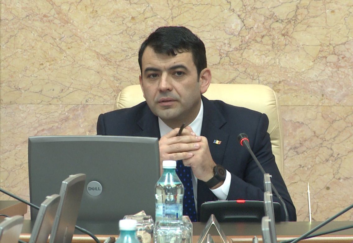 Сам премьер-министр комментариев пока не давал.