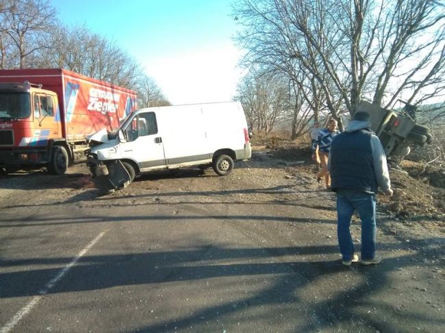 .Серьезное ДТП с участием 3 машин произошло недалеко от Страшен. 