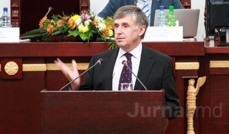 Бывший премьер-министр Ион Стурза.