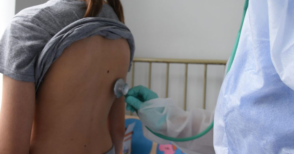Детские больницы переполнены маленькими пациентами с симптомами ОРЗ.