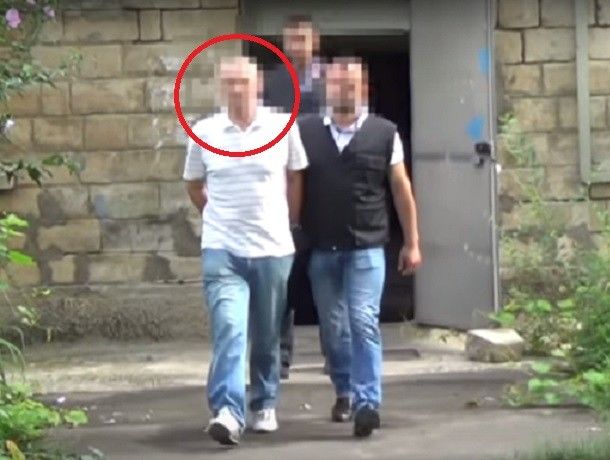 Суд приговорил адвоката-педофила к 15 годам тюрьмы.