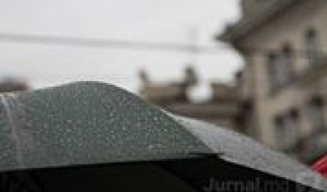 Meteorologii anunţă pentru astăzi cer predominant noros, fără precipitaţii. Temperatura aerului va varia între +15 şi +20 de grade Celsius, iar vântul va sufla din Nord-Vest moderat.