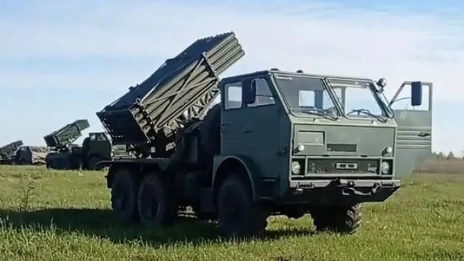 В зоне боевых действий в Украине заметили румынскую РСЗО APR-40.