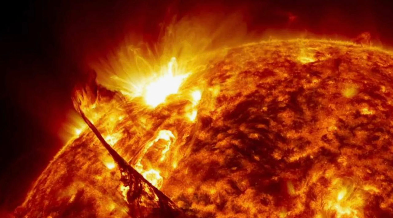 Găurile coronale de pe Soare pot provoca furtuni geomagnetice pe Pământ.