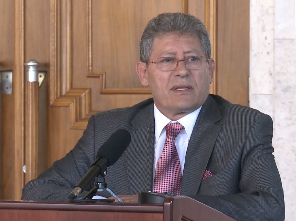 Prima ședință din sesiunea de toamnă a Parlamentului a debutat cu stîngul.