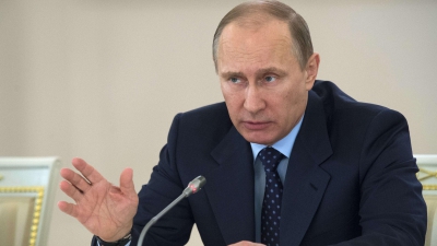 Preşedintele rus, Vladimir Putin, a creat un regim autoritar în Rusia, iar acum a început să introducă elemente ale regimului (Benito) Mussolini, care a creat la începutul secolului trecut un stat fascist în Italia, utilizând propaganda şi teroarea de stat.