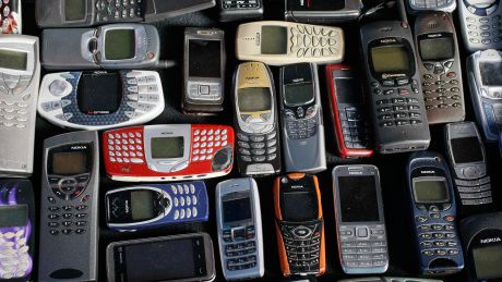 La câteva zile după ce iPhone-ul 6S a depăşit toate recordurile de popularitateprin vânzările din primele zile, aflăm cel mai bine vândut telefon din toate timpurile.