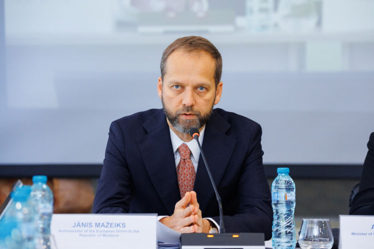 Янис Мажейкс: Жаль, что происходят отставки судей.