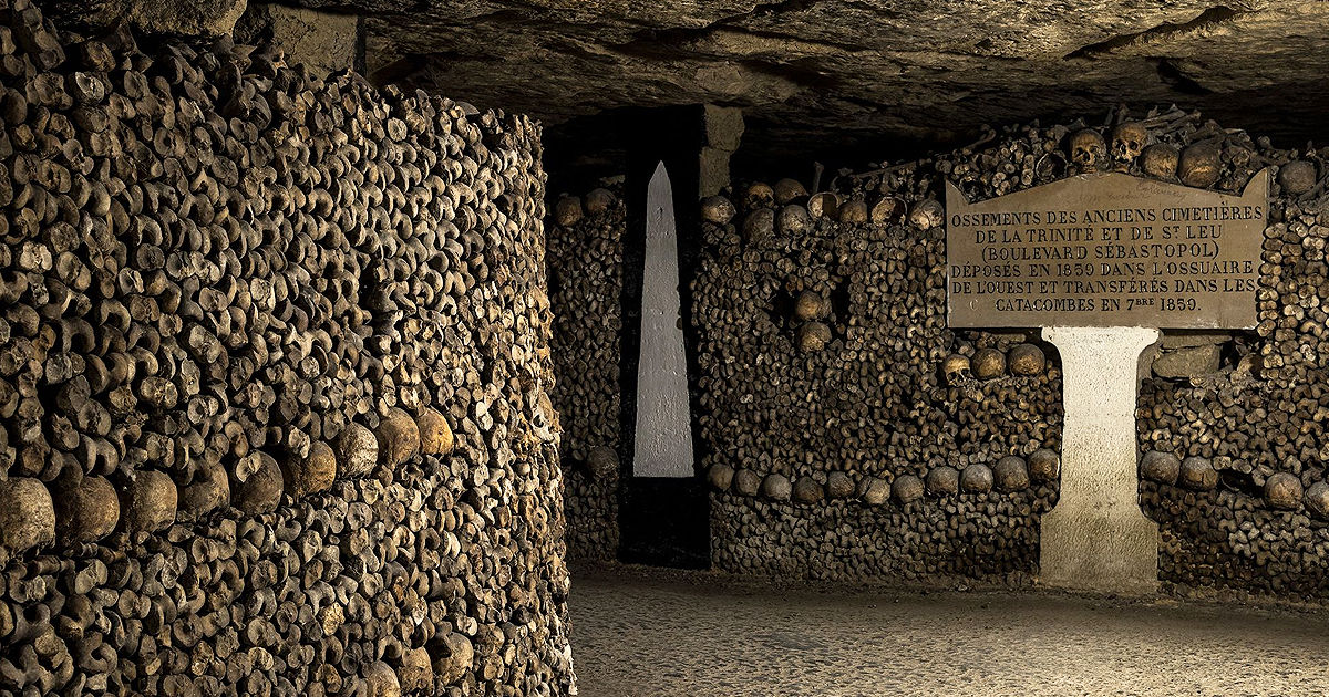 Catacombele din Paris, închise pentru vizitatori pentru o perioadă de șase luni.