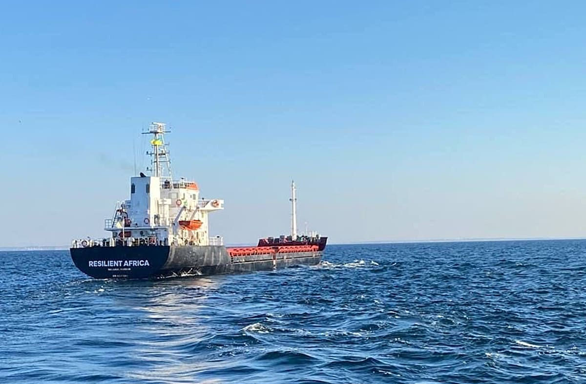 Первое судно с зерном покинуло порт Черноморска по альтернативному коридору.