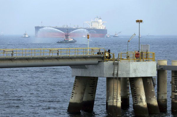Беспилотники атаковали главный нефтепровод в Саудовской Аравии.
