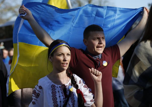 75% украинцев считают, что Украина в состоянии развала.