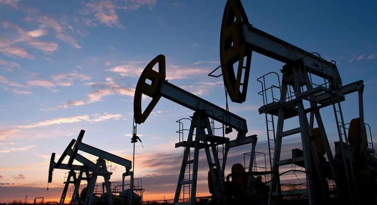 Bloomberg: Экспорт нефти из России упал до минимума за 19 месяцев.