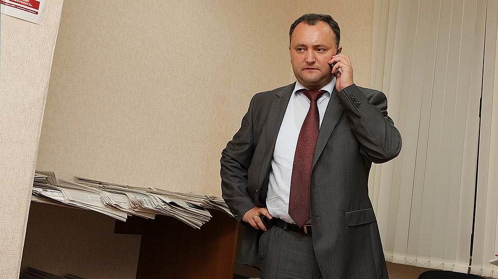 Игорь Додон подчеркнул, что в 2015 году он получил на основной работе в качестве зарплаты — 160 879 леев. Фото: kommersant.ru