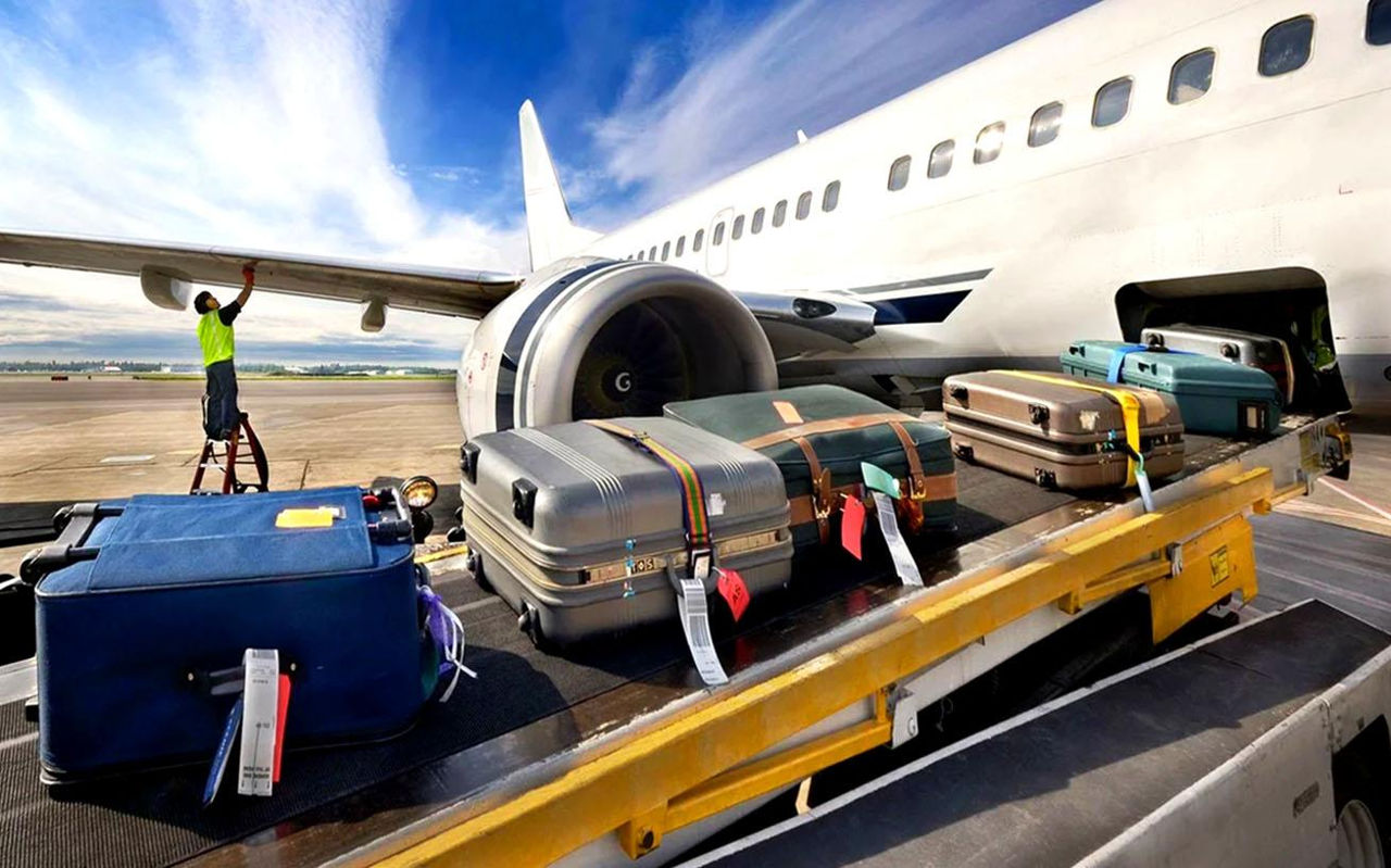 Un angajat al unui aeroport din Turcia, uitat în compartimentul de bagaje al unui avion la -25°C.