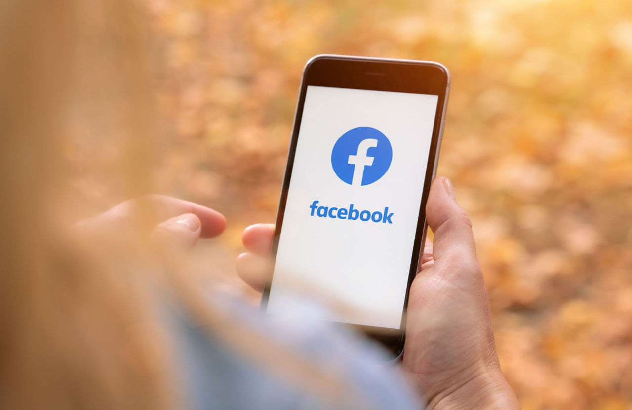 Facebook намеренно разряжает батареи смартфонов: отрицательное тестирование.