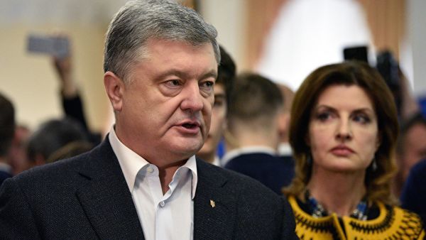 Судьи Киевского суда подали иск против Порошенко.